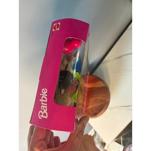 Disney Fun Barbie Doll – Disney Parks Exclusive – 1991 – NRFB – Mickey Ears - Picture 12 of 12